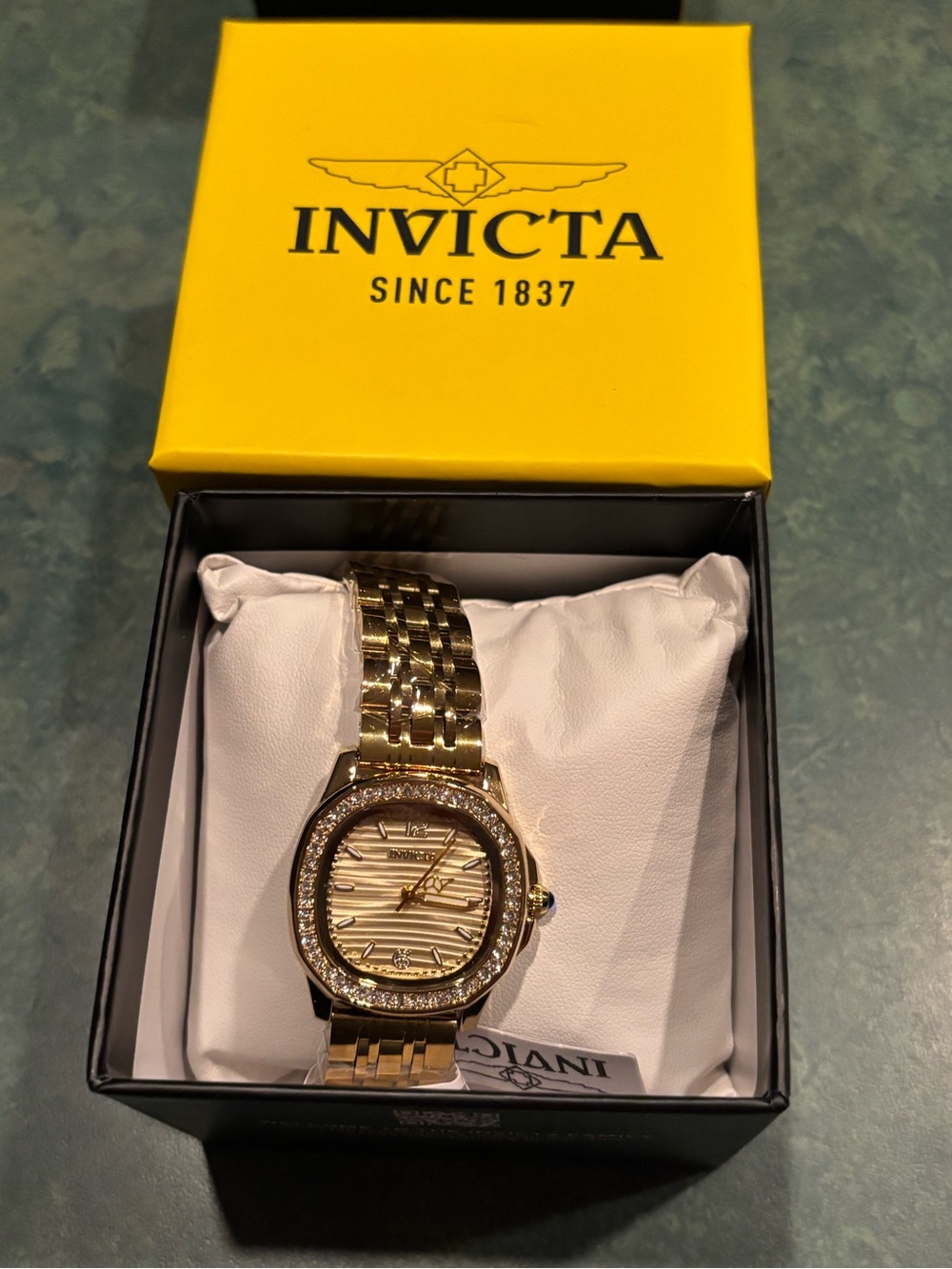 BNWT Invicta Gold-Tone Men’s Bracelet Watch with Crystal Bezel